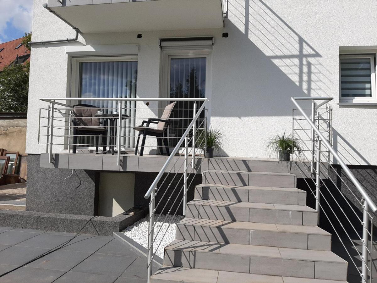 Design Apartment- 24H Self-Check-In - Bis 4 Pers - Parkplatz - Wifi - Balkon -Terrasse - In Direkter Weihernaehe - Radwege Schiffweiler Exterior photo